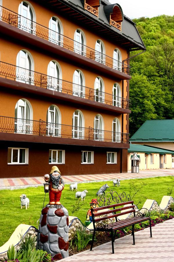 Perlyna Podillyа Hotel Sataniv Exterior foto