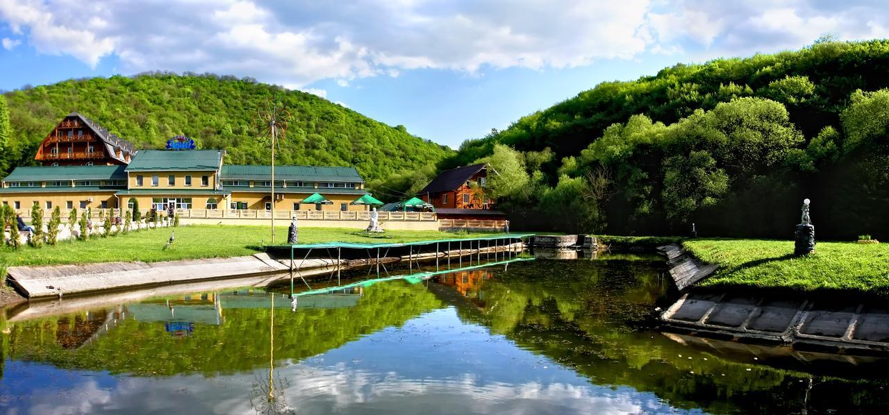 Perlyna Podillyа Hotel Sataniv Exterior foto