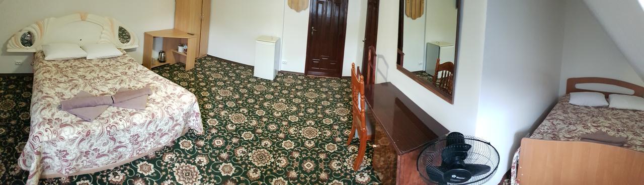 Perlyna Podillyа Hotel Sataniv Exterior foto
