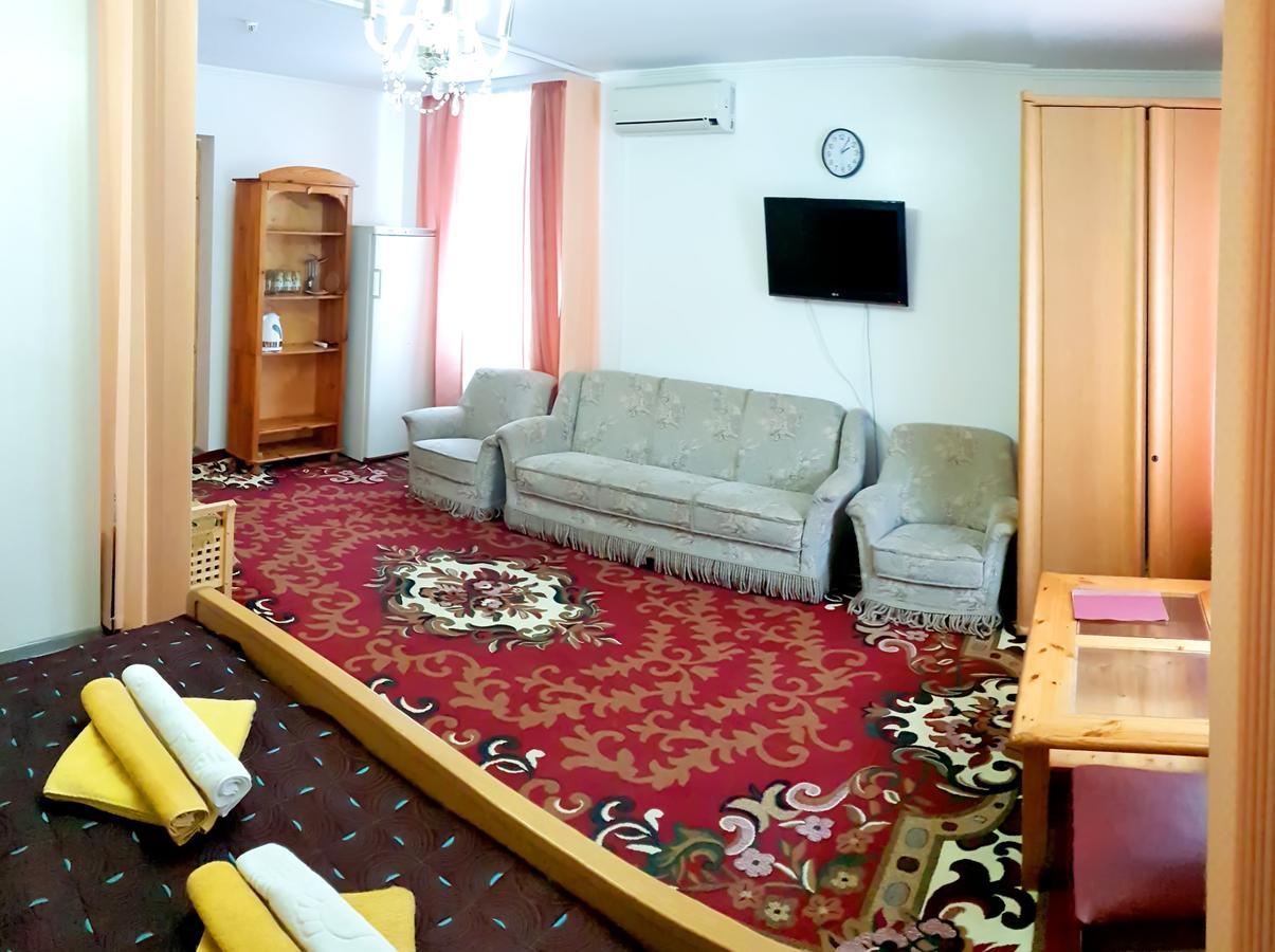 Perlyna Podillyа Hotel Sataniv Exterior foto