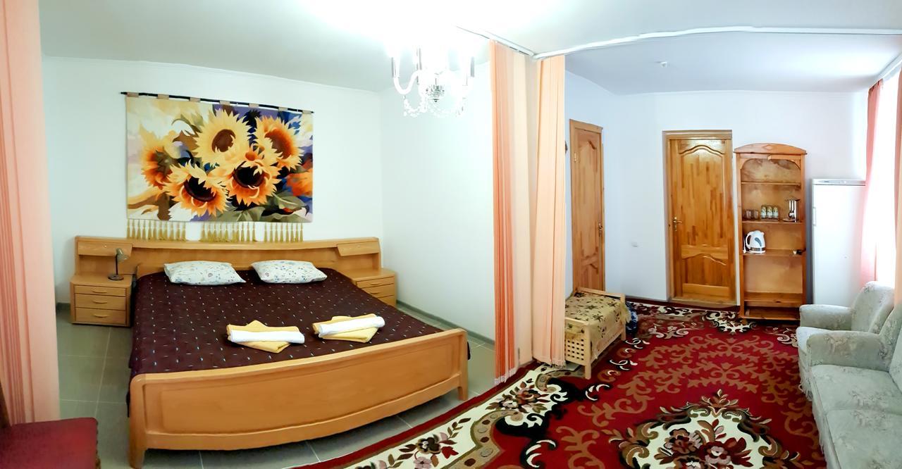 Perlyna Podillyа Hotel Sataniv Exterior foto