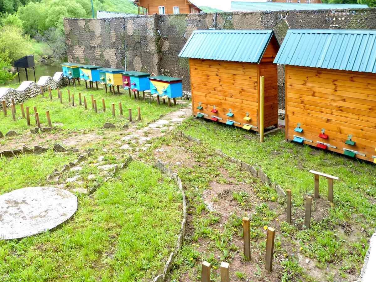 Perlyna Podillyа Hotel Sataniv Exterior foto